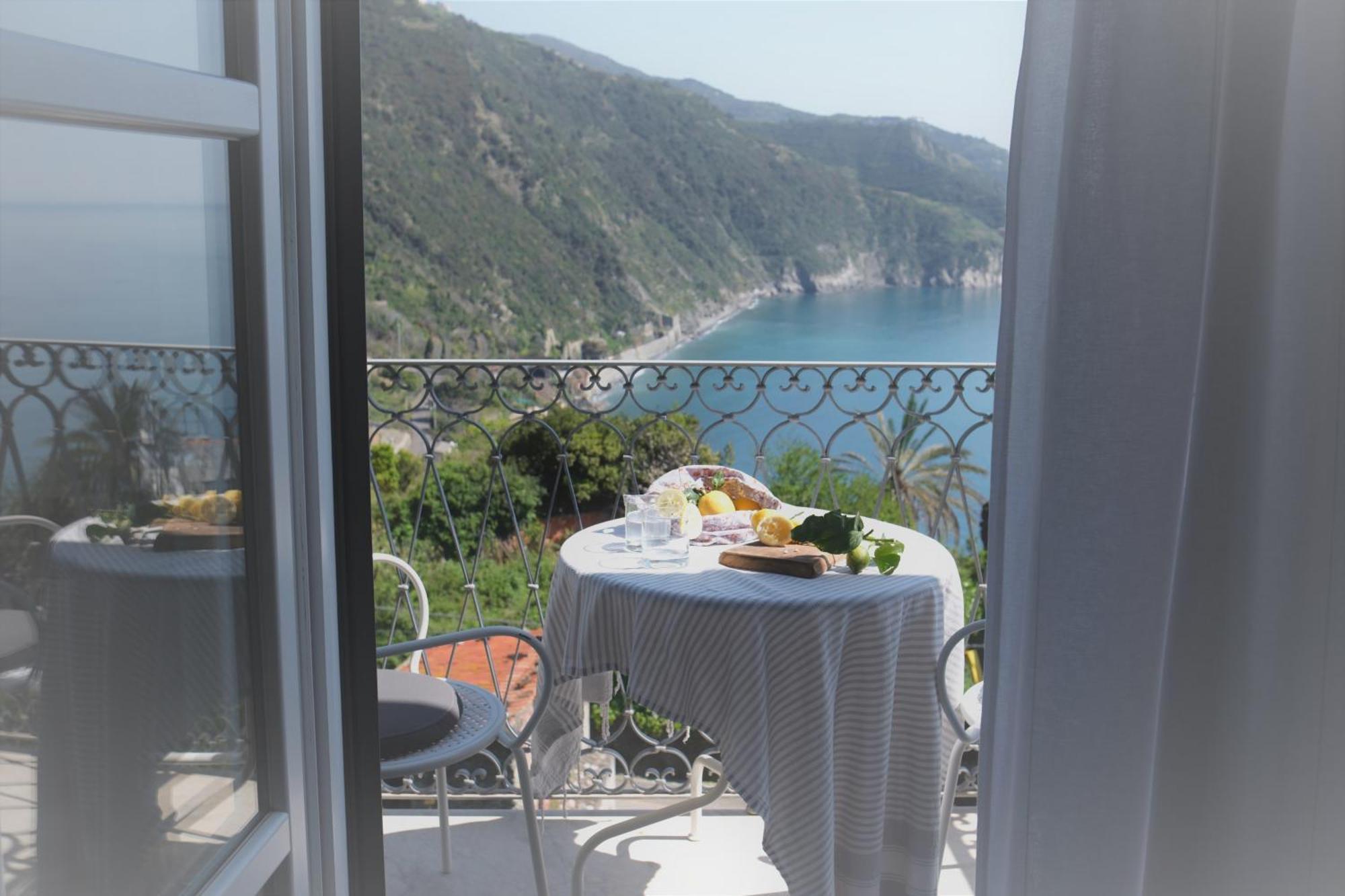 My Place Your Place Corniglia Exterior photo